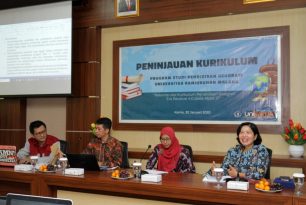 Lakukan Tinjauan Kurikulum Tahun 2019/2020, Prodi Geografi Utamakan Inovasi Baru di Setiap Pembelajaran Lakukan Tinjauan Kurikulum Tahun 2019/2020, Prodi Geografi Utamakan Inovasi Baru di Setiap Pembelajaran